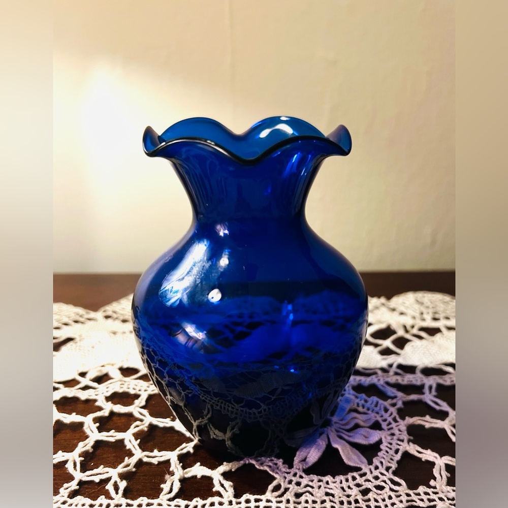 Vintage MCM Cobalt Blue Art Glass Vase • Black Ruffled Rim 4.5” - Picture 1 of 7